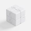 белый  4х4х4 см; коробка: 4,2x2,2x8,3 см